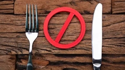 Skipping meals or consuming meals in a hurry to attend to something else can also be a reason of increasing anxiety.&nbsp; (Unsplash)