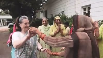 Former Congress president Sonia Gandhi dancing with women farmers of Haryana.