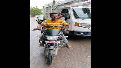 According to Vikas Yadav, an advocate by profession, an FIR was lodged under IPC section 379 (theft) in this matter on July 7 (Traffic department) According to Vikas Yadav, an advocate by profession, an FIR was lodged under IPC section 379 (theft) in this matter on July 7 (Traffic department)