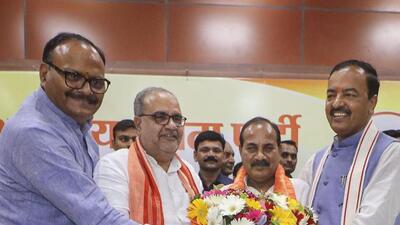 Former Samajwadi Party leader Dara Singh Chauhan rejoins the BJP in the presence of party leaders in Lucknow on Monday. (PTI PHOTO) Former Samajwadi Party leader Dara Singh Chauhan rejoins the BJP in the presence of party leaders in Lucknow on Monday. (PTI PHOTO)