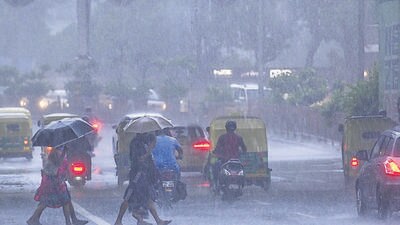 The minimum temperature on Monday stood at 26.4°C, a degree above the previous day’s 25.4°C. (Raj K Raj/HT Photo) The minimum temperature on Monday stood at 26.4°C, a degree above the previous day’s 25.4°C. (Raj K Raj/HT Photo)