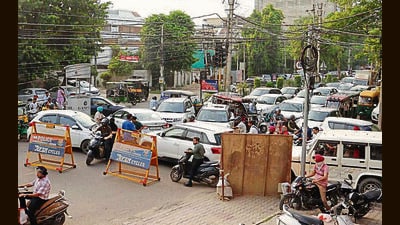 The traffic jam following the closure of Bharat Nagar Chowk in Ludhiana on Monday. (HT Photo)