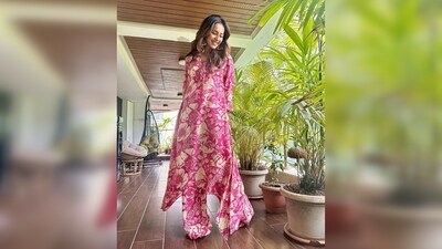 Rakul Preet wore the Elena Kaftan set from the 'Breathe collection' of the label Sanan Barreja. (Instagram/@rakulpreet) Rakul Preet wore the Elena Kaftan set from the 'Breathe collection' of the label Sanan Barreja. (Instagram/@rakulpreet)