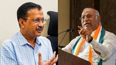 Delhi chief minister Arvind Kejriwal and Congress president Mallikarjun Kharge Delhi chief minister Arvind Kejriwal and Congress president Mallikarjun Kharge