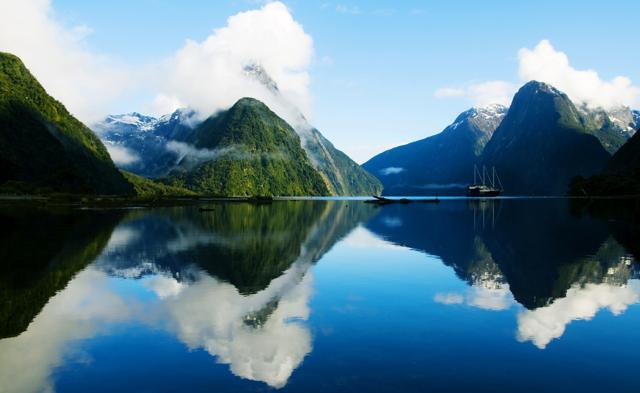 Milford Sound, Fiordland, New Zealand (Shutterstock)