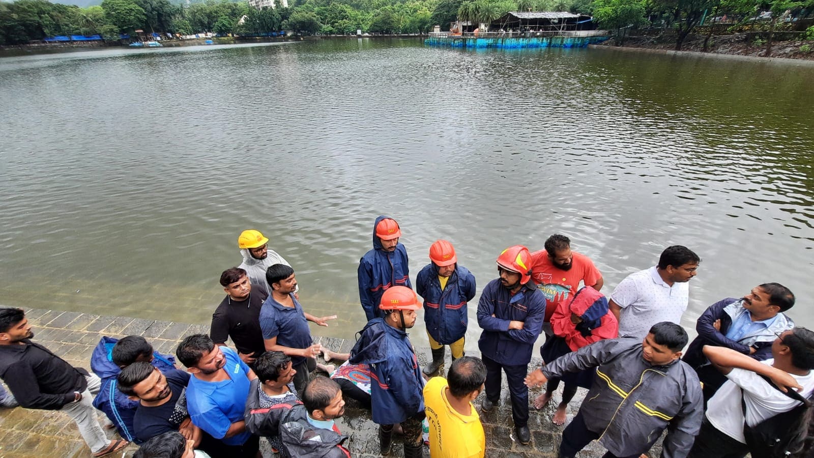 Boy drowned in Upvan Lake (Praful Gangurde HT photos) Boy drowned in Upvan Lake (Praful Gangurde HT photos)