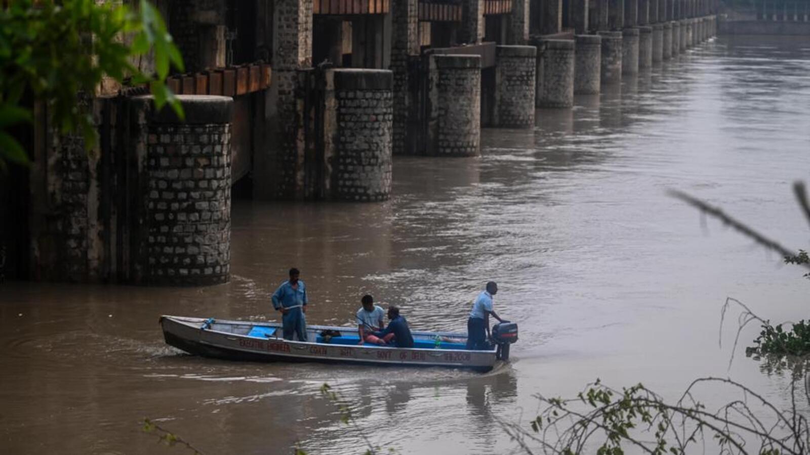 Yamuna drops below danger mark - Vimarsana News