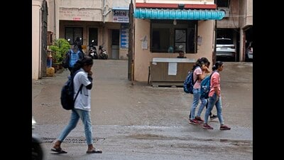Both landlords and students in the city have welcomed a Pune cooperative court order staying a resolution by a residential cooperative housing society which makes it binding on flat owners to seek written permission (Ravindra Joshi/HT PHOTO) Both landlords and students in the city have welcomed a Pune cooperative court order staying a resolution by a residential cooperative housing society which makes it binding on flat owners to seek written permission (Ravindra Joshi/HT PHOTO)