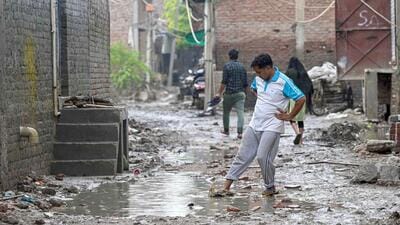 Residents of Garhi Mandu return to their locality. (Sanjeev Verma/HT Photo) Residents of Garhi Mandu return to their locality. (Sanjeev Verma/HT Photo)