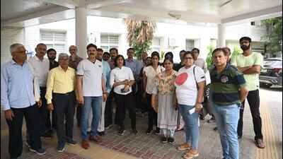 Residents of towers E and F of Chintels Paradiso in Gurugram. (Parveen Kumar/HT Photo) Residents of towers E and F of Chintels Paradiso in Gurugram. (Parveen Kumar/HT Photo)