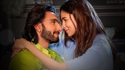 Ranveer Singh and Alia Bhatt in Rocky Aur Rani Kii Prem Kahaani song Ve Kamleya. Ranveer Singh and Alia Bhatt in Rocky Aur Rani Kii Prem Kahaani song Ve Kamleya.