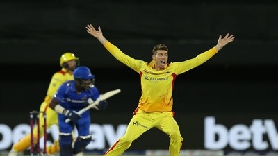 Mitchell Santner played a fantastic cameo of 27 runs off 13 balls Mitchell Santner played a fantastic cameo of 27 runs off 13 balls