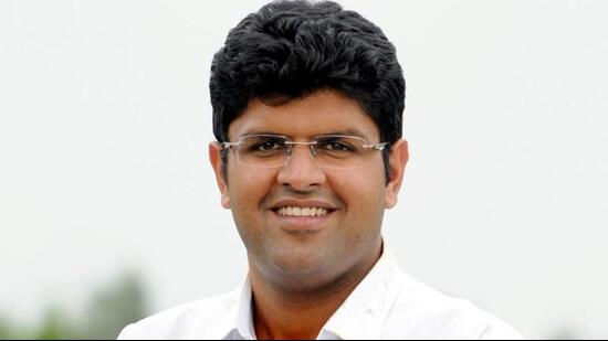 Haryana deputy chief minister Dushyant Chautala, who also holds the portfolio of revenue and disaster department and public works department, presided over a meeting of senior officers of both the departments and directed that highways and rural roads should be repaired at the earliest. (HT File)
