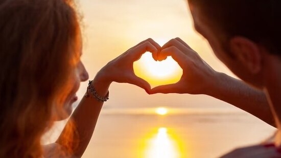 You can support each other even when you disagree with each other. Disagreement doesn't mean that one doesn't love the other. The couple who understands that will be happy all their life.&nbsp;(Freepik)