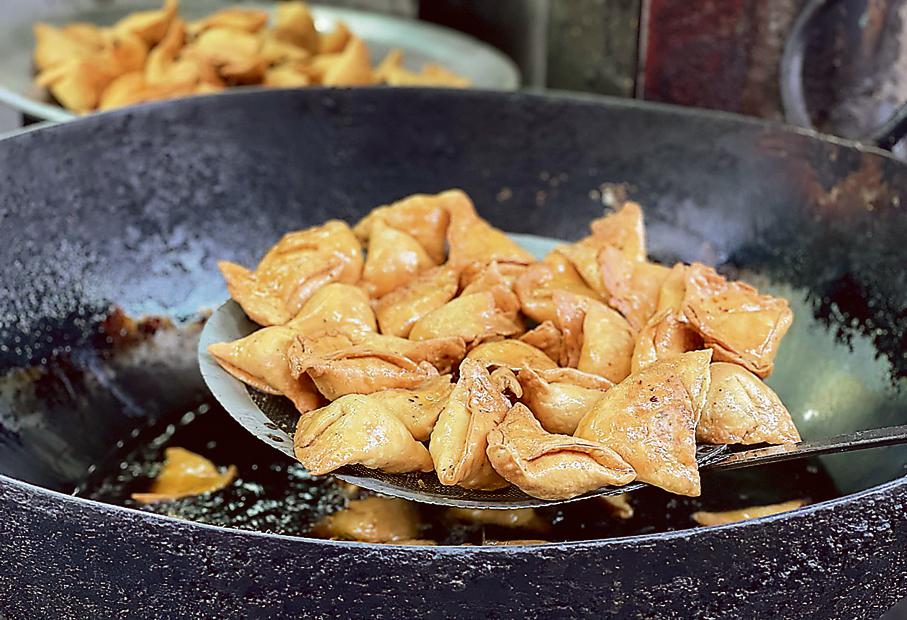 Spicy and crunchy foods like vadas, bhajjiyas, samosas, Indo Chinese, and so many other monsoon staples inspire nostalgia and comfort in monsoon
