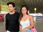 Sidharth Malhotra and Kiara Advani seen at the Mumbai airport. Sidharth Malhotra and Kiara Advani seen at the Mumbai airport.