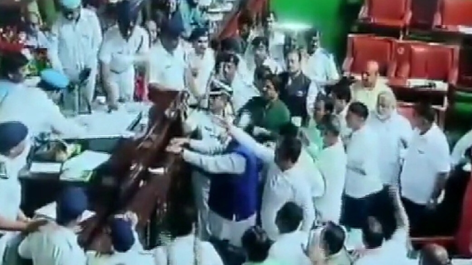 Ten Karnataka BJP MLAs suspended for creating ruckus inside the Assembly - Vimarsana News