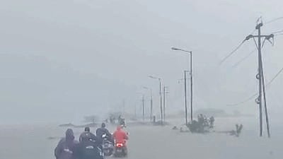 Heavy downpour throws life in Vasai – Virar off track Heavy downpour throws life in Vasai – Virar off track