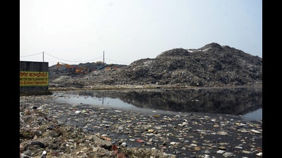 Ghaziabad city generates about 1400 metric tonnes of daily solid waste. (Sakib Ali/HT Photo)