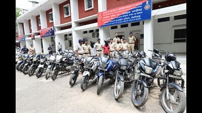 The accused and the recovered motorcycles in the custody of Chandigarh Police. (Ravi Kumar/HT) The accused and the recovered motorcycles in the custody of Chandigarh Police. (Ravi Kumar/HT)