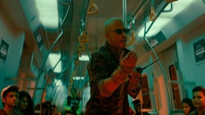Shah Rukh Khan grooving at the end of Jawan Prevue. Shah Rukh Khan grooving at the end of Jawan Prevue.