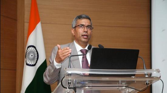 Haryana chief minister Manohar Lal Khattar is keen to pick Shatrujeet Kapur (in photo), a 1990-batch IPS officer, to head the state police force. (HT file photo)