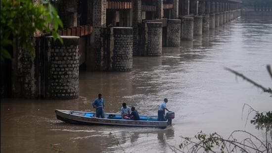 The Yamuna water levels rose above the danger mark for time In eight days. (Hindustan Times)