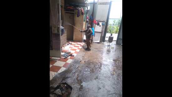 The civic body on Wednesday recorded its first dengue death of this season after a 76-year-old man resident of Ramtekdi, Hadapsar succumbed to the vector-borne disease. (HT PHOTO)