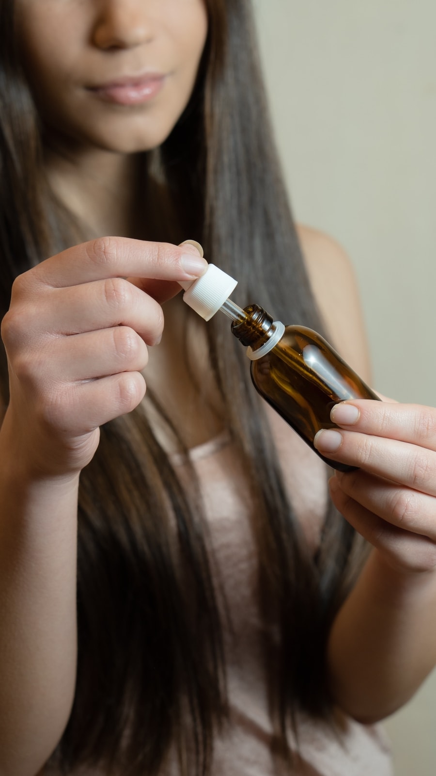 5_Beauty_Benefits_Of_Avocado_Oil