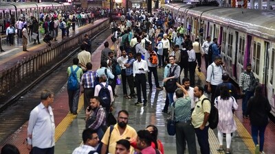 “Schools in Mumbai, Thane, Raigad and Palghar have been given a holiday tomorrow as a precautionary measure,” the chief minister told reporters on Wednesday. (HT Photo/Bhushan Koyande) “Schools in Mumbai, Thane, Raigad and Palghar have been given a holiday tomorrow as a precautionary measure,” the chief minister told reporters on Wednesday. (HT Photo/Bhushan Koyande)
