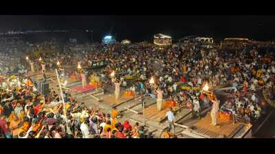 Ganga Aarti in Varanasi (Rajesh Kumar)