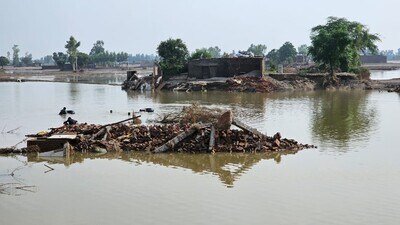 Thirty-four villages of Jalandhar district and 14 of Kapurthala district were affected as the water level in the Sutlej rose up to 10 feet (HT Photo)