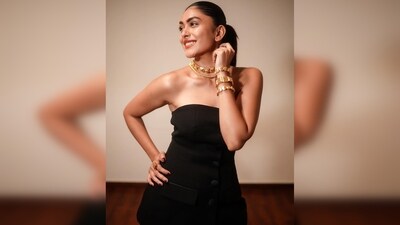 Sharing her photos on her Instagram handle, Mrunal Thakur captioned her post, "Dark Knight trilogy."&nbsp; (Instagram/@mrunalthakur)