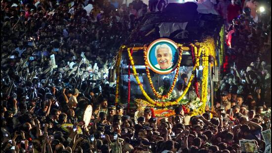 Hundreds of thousands of people thronged different venues in Thiruvananthapuram, Kottayam and Puthupally to pay their last respects to former Kerala chief minister Oommen Chandy. (PTI)