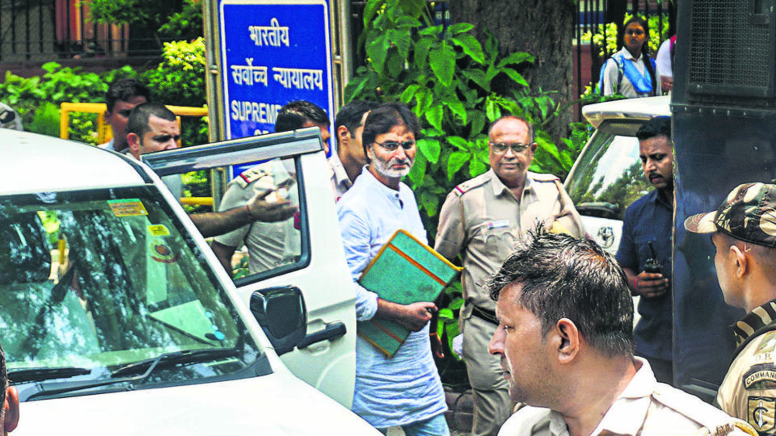 Yasin Malik appears in SC, top law officer flags major lapse - Vimarsana News