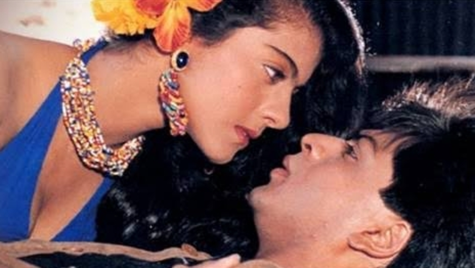 Kajol recalls Shah Rukh telling her to shut up for saying she looked like horse | Bollywood - Vimarsana News