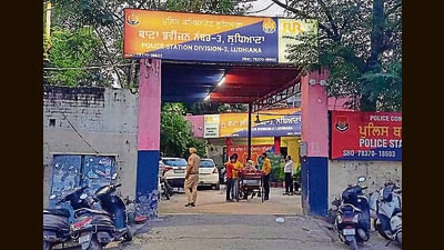 One of the accused was arrested by the police soon after the incident on the intervening night of Wednesday and Thursday. (HT) One of the accused was arrested by the police soon after the incident on the intervening night of Wednesday and Thursday. (HT)
