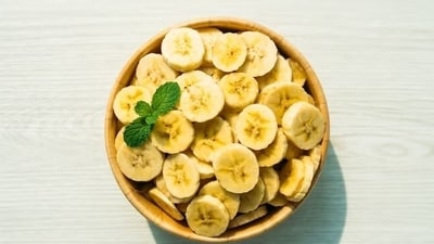 Green Banana has among the highest percentage of bound phenolics compounds. These bound phytochemicals may be able to survive the stomach and small intestine digestion to reach the colon and be digested by bacteria flora to release phytochemicals locally to have health benefits. (Pinterest) Green Banana has among the highest percentage of bound phenolics compounds. These bound phytochemicals may be able to survive the stomach and small intestine digestion to reach the colon and be digested by bacteria flora to release phytochemicals locally to have health benefits. (Pinterest)