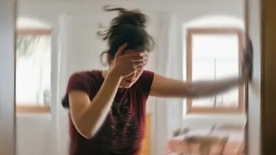 Anxiety releases adrenaline, which further increases heart rate and blood flow – hence, we feel dizzy and lightheaded. (Unsplash) Anxiety releases adrenaline, which further increases heart rate and blood flow – hence, we feel dizzy and lightheaded. (Unsplash)