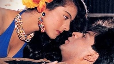 A still from the song Jaati Hoon Main. A still from the song Jaati Hoon Main.