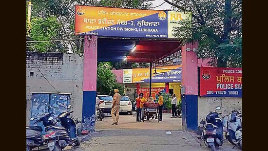 One of the accused was arrested by the police soon after the incident on the intervening night of Wednesday and Thursday. (HT)