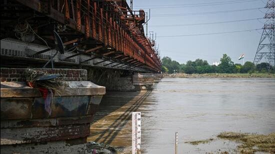 The Yamuna river in New Delhi on Thursday. (Hindustan Times)