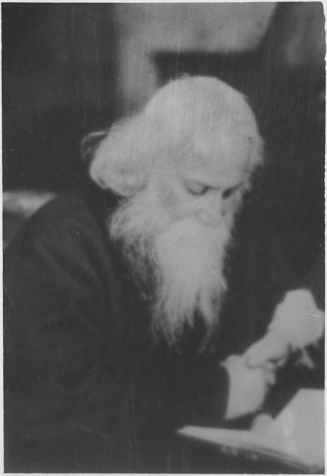 Rabindranath Tagore. “For Tagore, one of the most disturbing aspects of a commerce-based civilization was its tendency to reverse the hierarchy of human values.” (HT Photo) Rabindranath Tagore. “For Tagore, one of the most disturbing aspects of a commerce-based civilization was its tendency to reverse the hierarchy of human values.” (HT Photo)