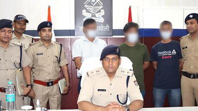 Arrested accused in the custody of Chamoli police in Uttarakhand (HT Photo) Arrested accused in the custody of Chamoli police in Uttarakhand (HT Photo)