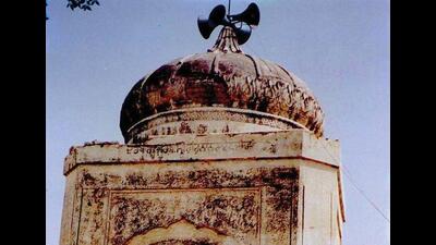 Gurdwara Tibba Nanaksar Sahib in the Pakpattan area of Sahiwal district in Pakistan’s Punjab province is on the verge of turning into ruins due to the sheer neglect of the Pakistan government . Gurdwara Tibba Nanaksar Sahib in the Pakpattan area of Sahiwal district in Pakistan’s Punjab province is on the verge of turning into ruins due to the sheer neglect of the Pakistan government .