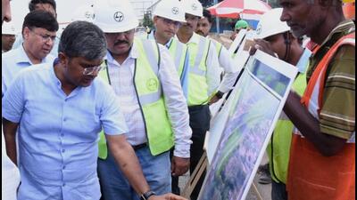 NHAI chairman Santosh Kumar Yadav inspects the Gurugram stretch of the Dwarka Expressway on Saturday. (HT Photo) NHAI chairman Santosh Kumar Yadav inspects the Gurugram stretch of the Dwarka Expressway on Saturday. (HT Photo)