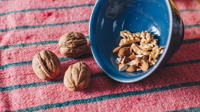 Healthy fats are necessary for brain health such as fatty fish like sardines, salmon or herring, or add in some plant based options like algae, chia, flax, hemp, walnuts and macadamia nuts. (Pexels) Healthy fats are necessary for brain health such as fatty fish like sardines, salmon or herring, or add in some plant based options like algae, chia, flax, hemp, walnuts and macadamia nuts. (Pexels)