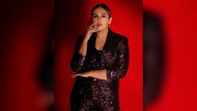 With nude eyeshadow, mascara coated lashes, contoured cheeks, nude lipstick and her hair tied into a neat bun in the middle partition, Huma finished off her look.&nbsp; (Instagram/@iamhumaq)