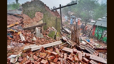 According to the study, bedrocks are made up of alternating vesicular-amygdaloidal basalts (VAB) and compact basalts (CB) and removal or instability of the underlying VAB following intense rains caused failure of the overlying CB in most landslide cases. (HT PHOTO) According to the study, bedrocks are made up of alternating vesicular-amygdaloidal basalts (VAB) and compact basalts (CB) and removal or instability of the underlying VAB following intense rains caused failure of the overlying CB in most landslide cases. (HT PHOTO)