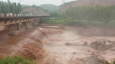 Swollen Ghaggar river at Panchkula due to heavy rain in Himachal Pradesh. (Sant Arora /HT) Swollen Ghaggar river at Panchkula due to heavy rain in Himachal Pradesh. (Sant Arora /HT)